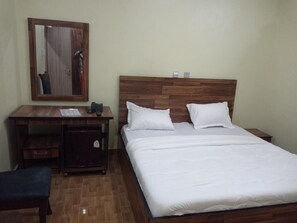 Deluxe Room | In-room safe, desk, laptop workspace, blackout curtains - The Reserve Hotels (Enugu)