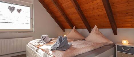 2 makuuhuonetta, vauvan matkasänky, Wi-Fi, pääsy pyörätuolilla