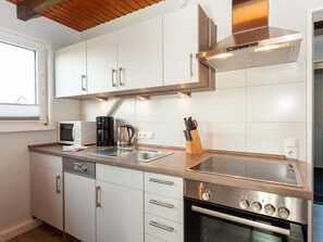 Refrigerador, microondas, horno y lavavajillas 