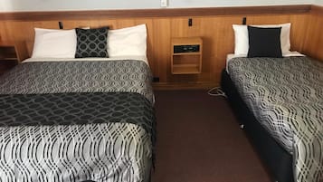 Bügeleisen/Bügelbrett, kostenloses WLAN, Bettwäsche