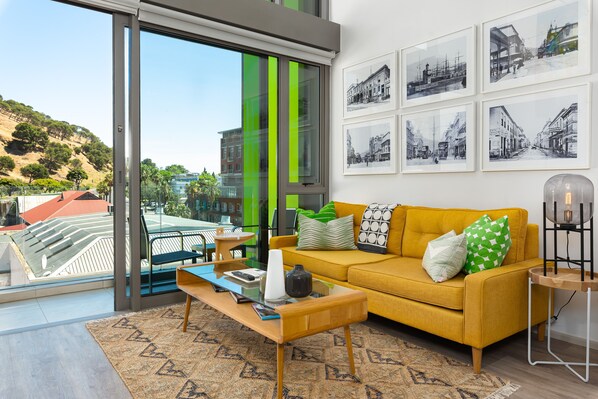 Appartement Luxe | Coin séjour | Télévision à écran plat, Netflix, services de streaming