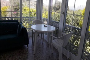 Villa | Balcony