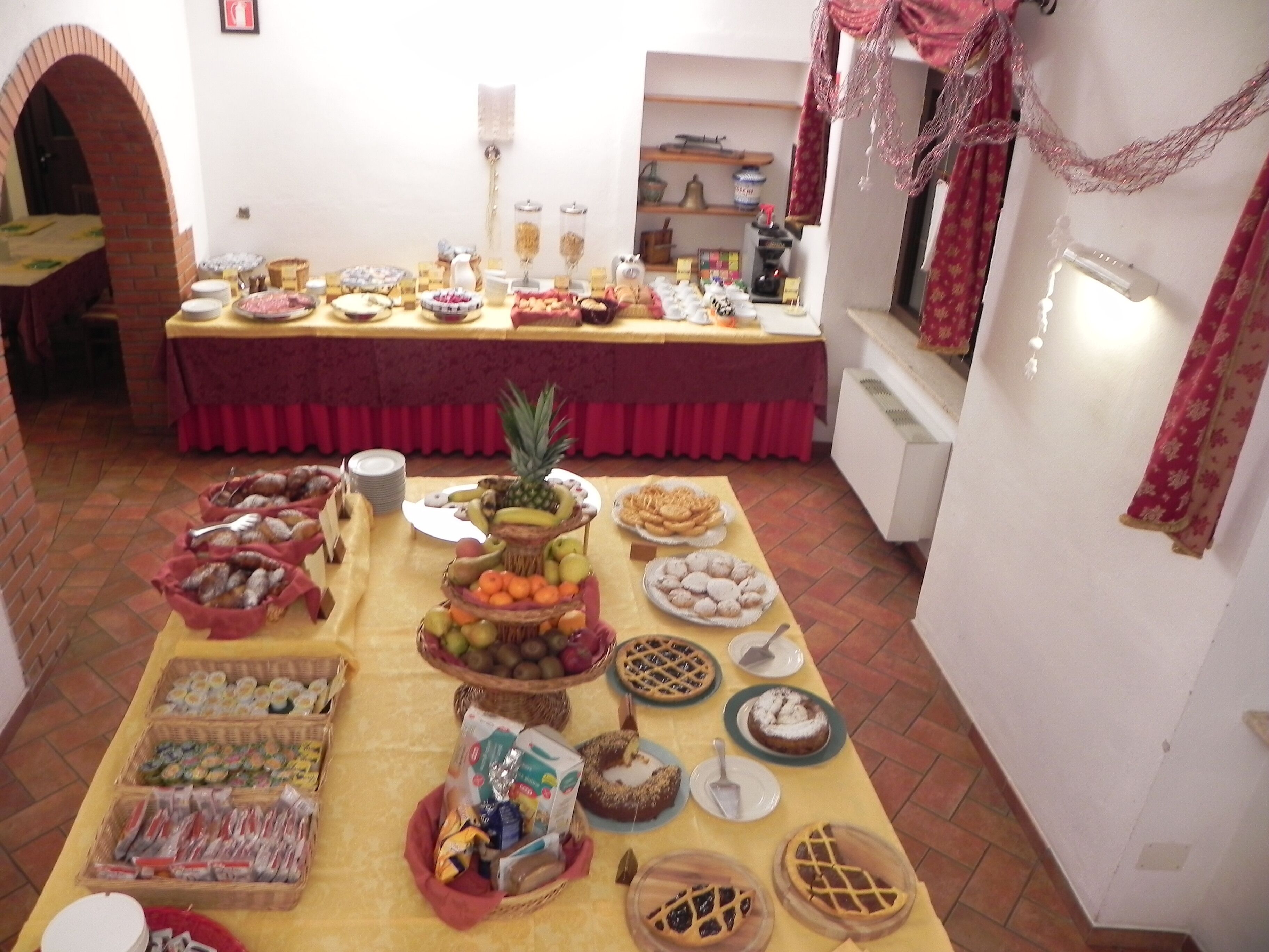 Café da manhã com buffet todos os dias (EUR 8 por pessoa) 