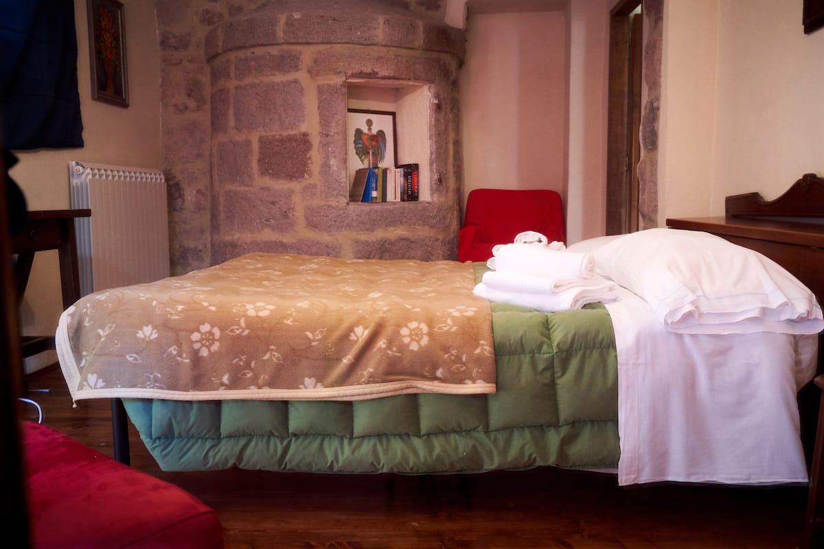 Driepersoonskamer | 3 slaapkamers, een bureau, babybedden, gratis wifi