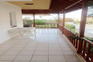 Villa | Terrace/patio