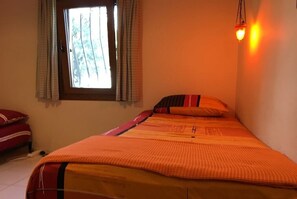 3 chambres, bureau, draps fournis