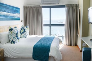 公寓, 3 间卧室, 阳台, 海景 | 客房内保险箱、特色家居、办公桌、笔记本电脑工作区