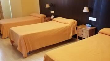 Double Room | Free cots/infant beds, rollaway beds, free WiFi, bed sheets