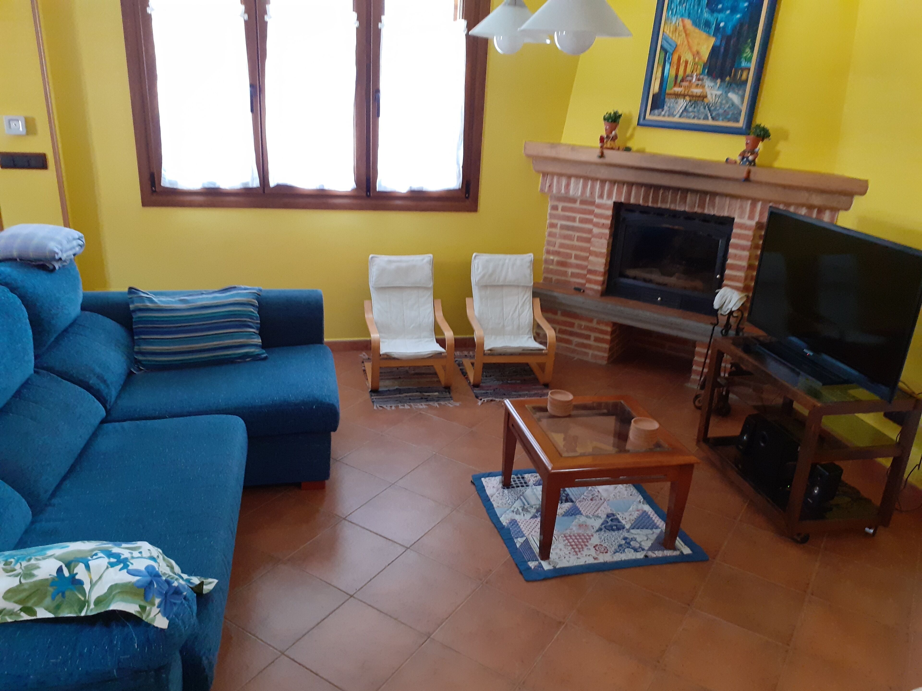 Télévision, cheminée