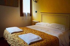 Tweepersoonskamer, gemeenschappelijke badkamer
