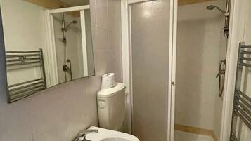 Double Room, Private Bathroom | Bathroom