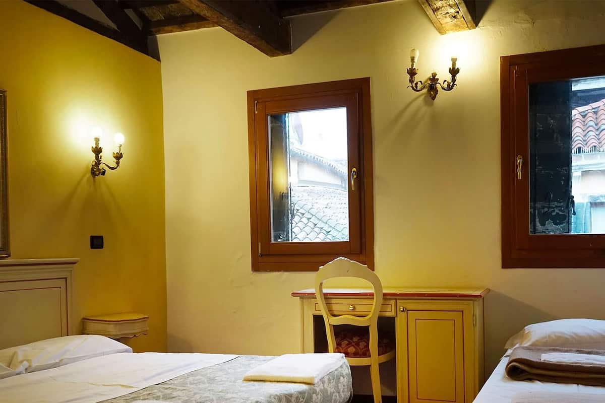 Triple Room, Shared Bathroom