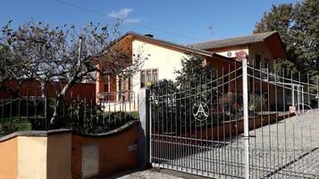 Façana frontal de l'allotjament