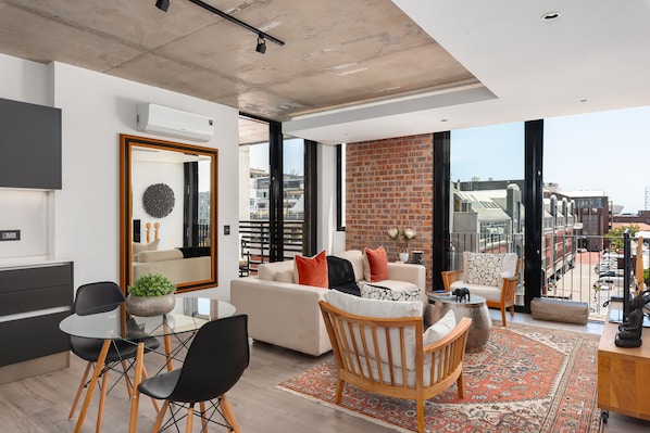 Luxury Apartment, 1 Bedroom | Living area