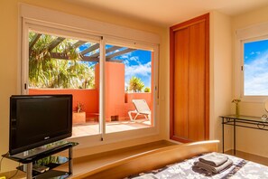 3 habitaciones, tabla de planchar con plancha y wifi gratis