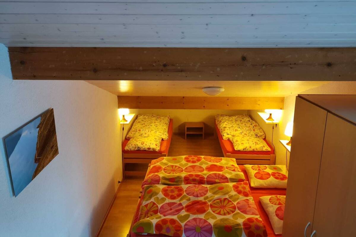 WiFi (無料)、ベッドシーツ