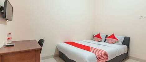 Deluxe Double Room | Desk, free WiFi, bed sheets