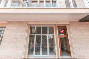 Property entrance - OYO 2364 Cempaka Harapan Indah (Bekasi)