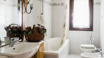 Appartement Deluxe, 2 chambres (Melograno) | Salle de bain