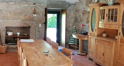 Casa do Forno, a pretty farmhouse offering relaxation and rest with a private garden