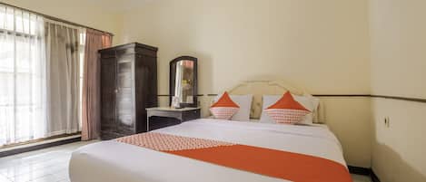 Free WiFi, bed sheets