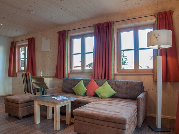 Unclassified image, 1 of 31, button