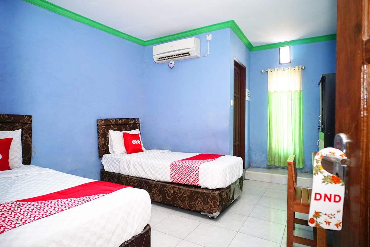 Deluxe Twin Room | Meja, Wi-fi percuma, cadar katil 