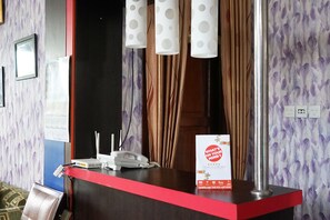 Reception - OYO 2343 Winolanto Guest House Syariah (Balikpapan)