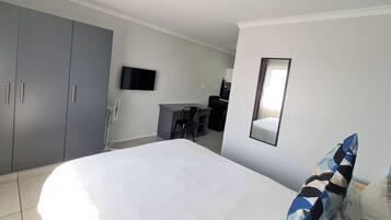 Superior Apartment, 1 Bedroom | 1 bedroom, premium bedding, in-room safe, desk