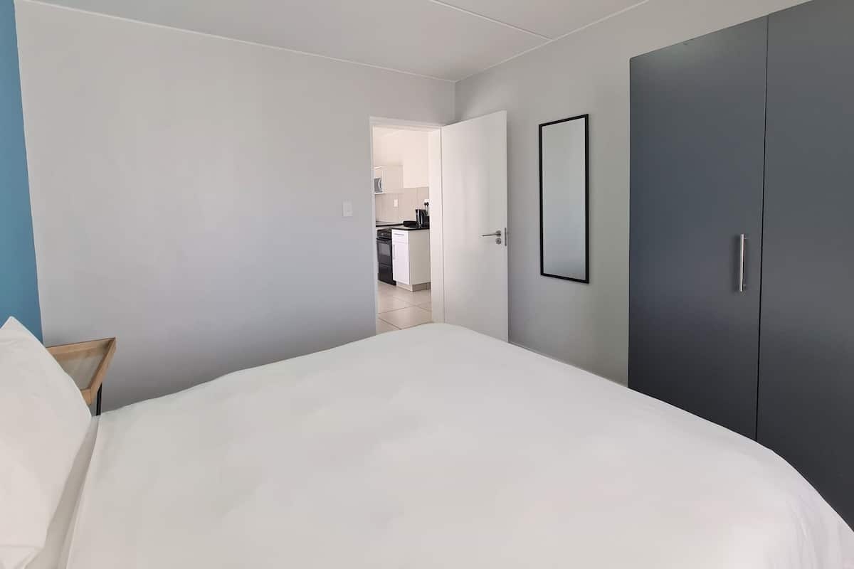 Departamento superior, 2 habitaciones | 1 habitación y ropa de cama de alta calidad