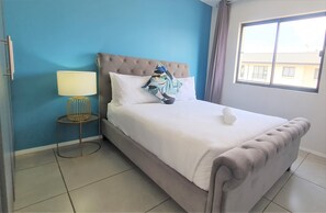 Standard Apartment, 3 Bedrooms | Premium bedding, in-room safe, desk, laptop workspace - MINT Express Sandton View (Sandton)