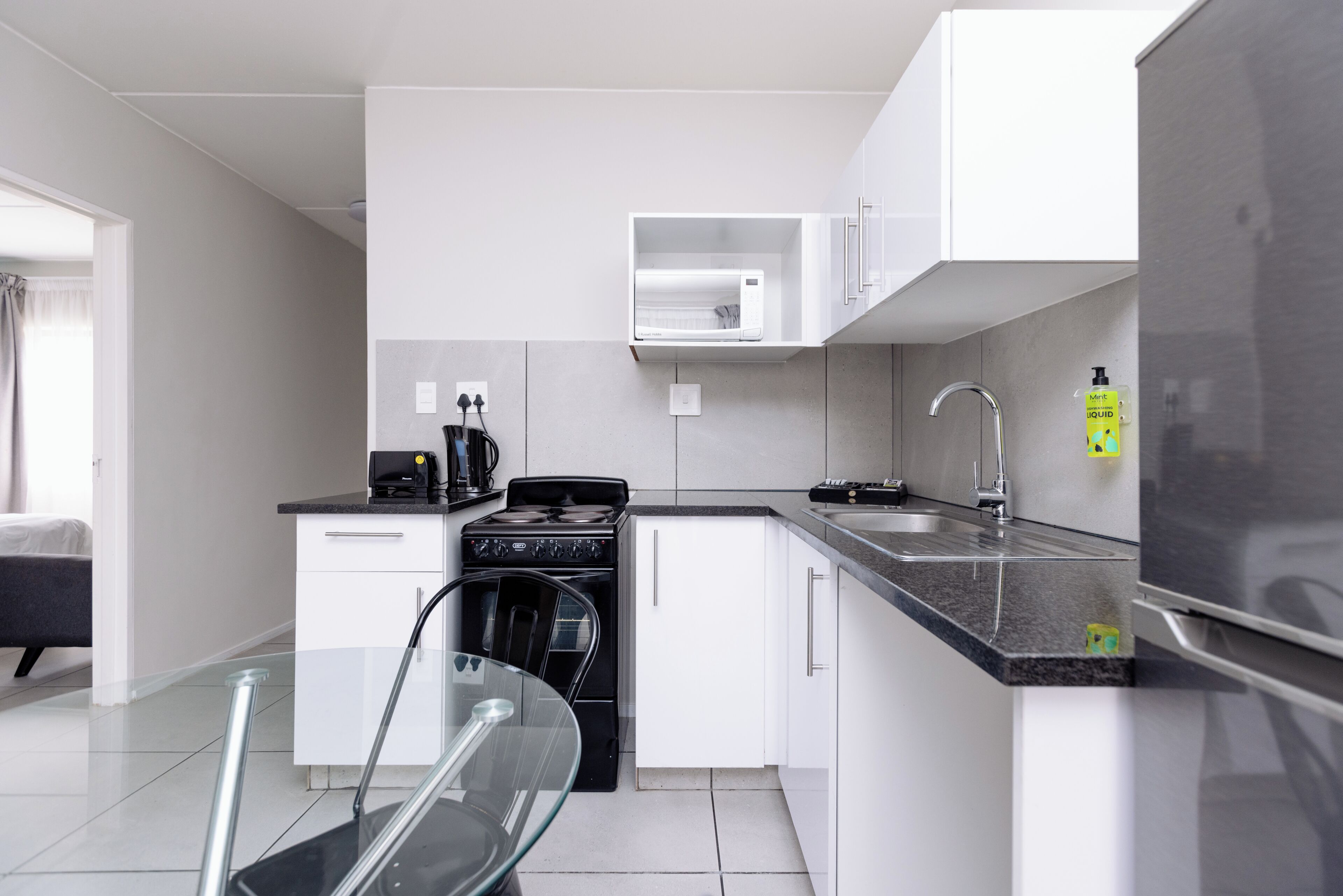 Superior Apartment, 2 Bedrooms | Private kitchen | Mini-fridge, microwave, stovetop, electric kettle