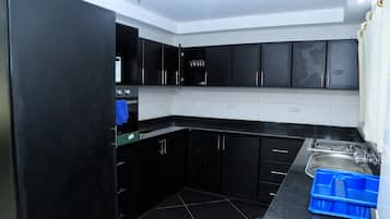 Apartment, 2 Bedrooms | Private kitchen