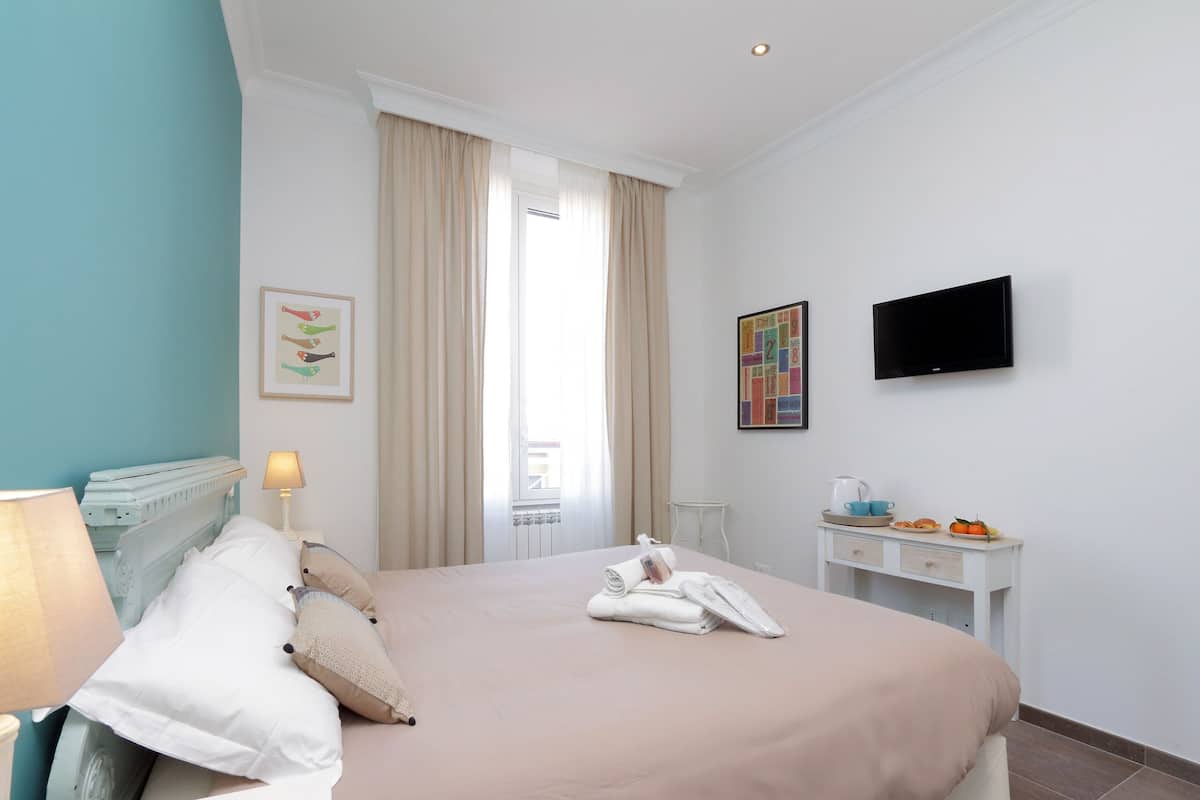 Chambre Double | Literie de qualité supérieure, matelas mémoire de forme, Wi-Fi gratuit