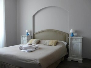 Doppelzimmer | Hochwertige Bettwaren, Betten mit Memory-Foam-Matratzen