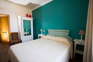 Double Room | Premium bedding, memory foam beds, free WiFi, bed sheets