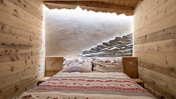 Townhome (Lucia) | 1 bedroom, premium bedding, down comforters, soundproofing