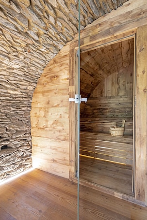 Sauna seca, banheira de hidromassagem