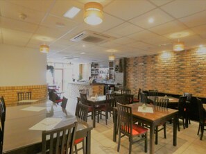 Daily continental breakfast (GBP 4.99 per person)