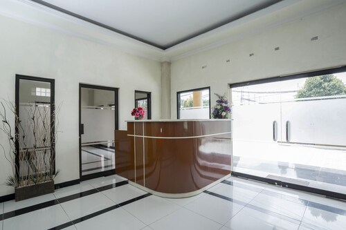 OYO 2319 Tengkawang Residence