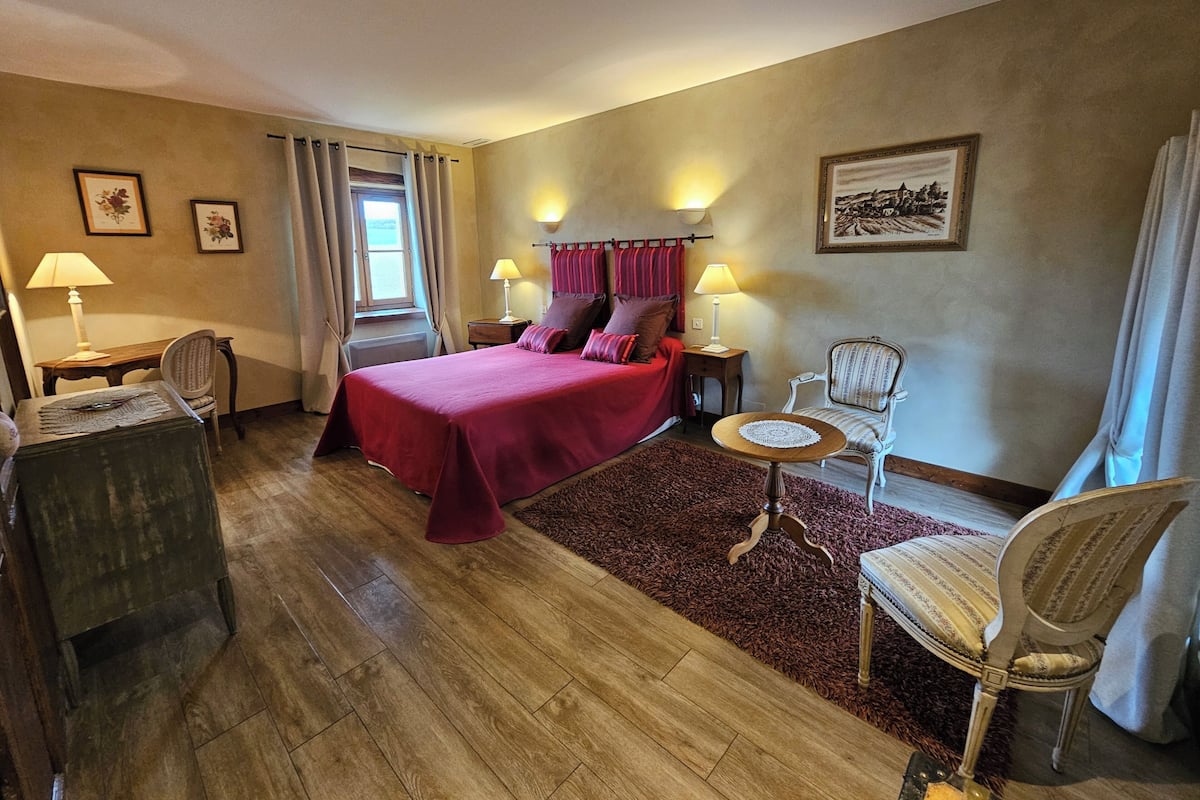 Quarto superior (Château de La Mothe) | Roupas de cama premium, individualmente decorados