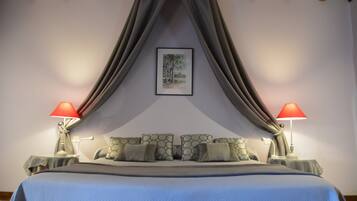 Superior Room (ChĂąteau Gaillard) | Premium bedding, individually decorated, individually furnished, desk