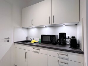 Fridge, microwave, oven, stovetop - Relaxing vacation at its finest in the Strandgut apartment. (Dangast)