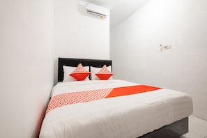 Free WiFi, bed sheets - Hotel O Brosta (Yogyakarta)