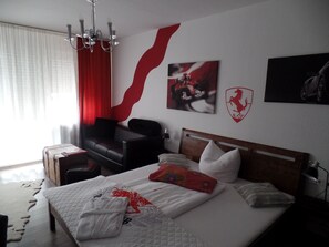 Standard Double Room | Hypo-allergenic bedding, free minibar, individually furnished, desk