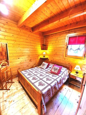 3 habitaciones, tabla de planchar con plancha, cuna de viaje y wifi 