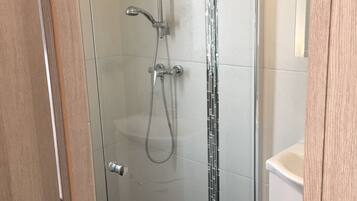 Dobbeltrom, balkong (Zöld) | Dusj på badet