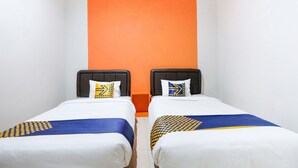 Standard Twin Room | WiFi (free), bed sheets - Oyo 2355 Kendal Residence (Kendal)