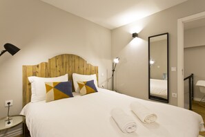 アパートメント 2 ベッドルーム (Duque do Porto) | 低刺激性寝具、客室ごとに異なる装飾、客室ごとに異なるインテリア、デスク