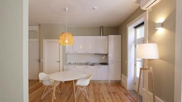 Apartment, 1 Bedroom (Duque de Terceira) | Hypo-allergenic bedding, individually decorated, individually furnished